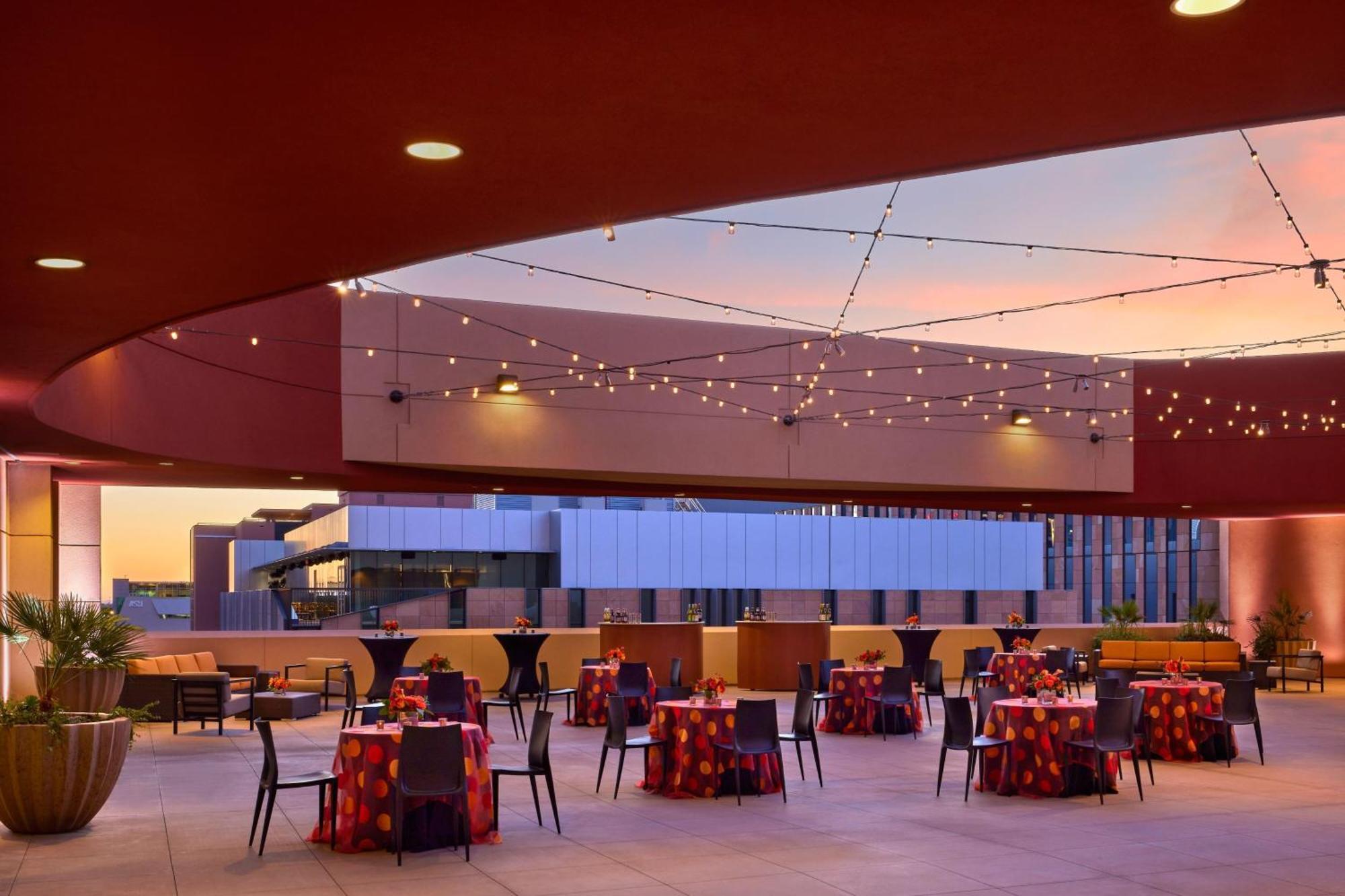 Sheraton Phoenix Downtown Екстериор снимка